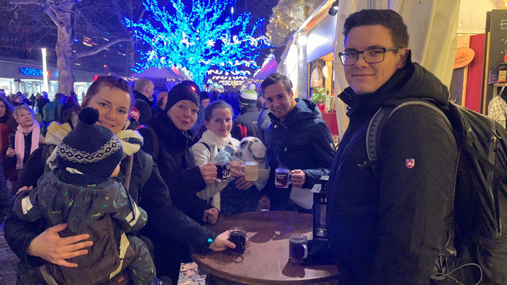 Weihnachtsmarktbesuch SBB Jugend am 12.12.2019 in DD - Gruppenbild